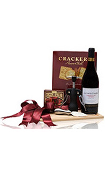 THE CUTTING EDGE WINE GIFT BASKET  