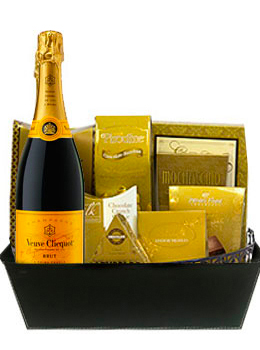 VEUVE CLICQUOT YELLOW GIFT BASKET